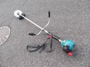 Makita マキタ 刈払機 EM256 草刈機 MAKITA マキタ 2サイクルエンジン草刈機 刈払機 EM256 作動良好 農業