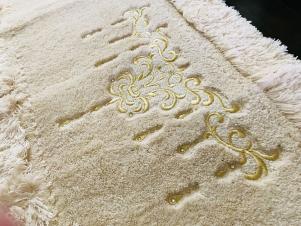 定価21600円*新品即決*高級ブランドNYNASニーナス*シャンティ*ラインストーン付きインテリアマット*キッチンマット180cmシャンパンゴールド