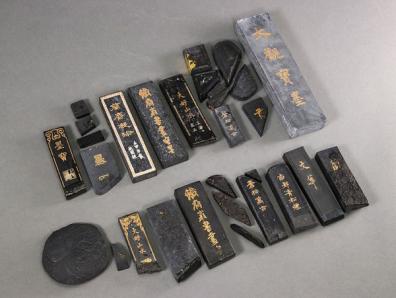 新品，低価 R764. 書道具 墨まとめて 上海墨廠出品 中国書画墨 呉竹精昇堂主造 南都青松煙 墨運堂造 蒼松萬古 含む / 水滴文鎮筆置硯箱矢立文房四宝(その他)｜売買されたオークション情報、yahooの商品情 その他