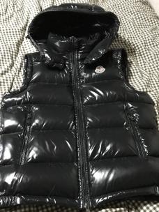 HOT，セール 国内正規品 MONCLER LACET シャイニーダウンベスト/1/ブラック/ラセット(1)｜売買されたオークション情報、yahooの商品情報をアーカイブ公開 - オークファン 男性用