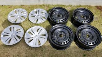 新車外し　日産　新型リーフ　ZE1　純正　１６インチスチールホイール　ホイールキャップ　１台分４枚　ホイルナット付き