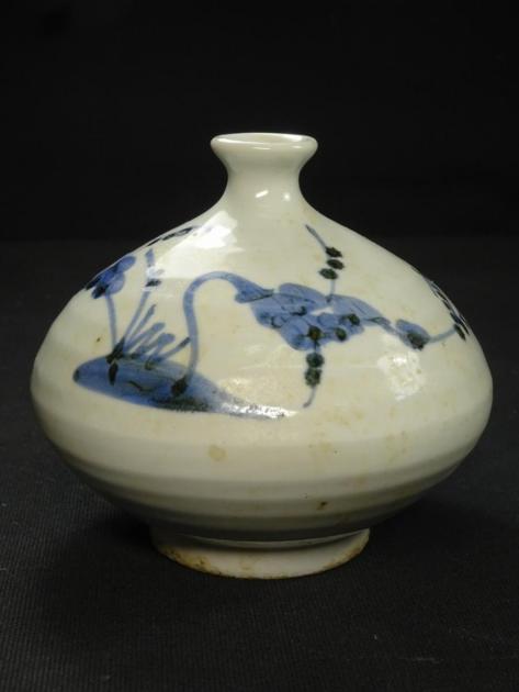 大感謝セール】 壷□染付 中国 花唐草 喜 丸壺 花器 青華 古玩 唐物