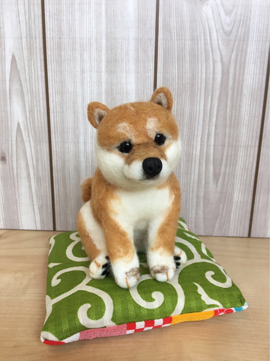 羊毛フェルト　ハンドメイド　柴犬　ぺたんこ居眠り 羊毛フェルト 柴犬 ハンドメイド 座布団つき 羊毛フェルト 柴犬 【公式