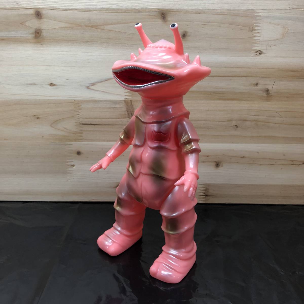 ソフビブルマァクリトルカネゴン（乳白色ピンク）⁄BULLMARK bull mark