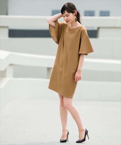 ET フォルムニットワンピース | FEMME ROPE\u0027 ROPE\u0027（アダムエロペ）の「リネンボリュームスリーブ アダムエロペ ふんわり袖が可愛いワンピース Adam et Rope' ブラウン