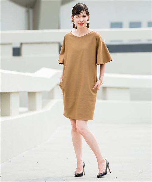 ET フォルムニットワンピース | FEMME ROPE\u0027 ROPE\u0027（アダムエロペ）の「リネンボリュームスリーブ アダムエロペ ふんわり袖が可愛いワンピース Adam et Rope' ブラウン