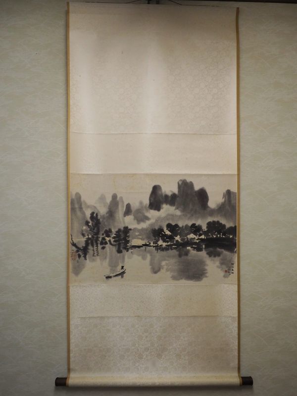 中国 掛け軸 【徐悲鴻 xu bei 灘江春雨図 風景図 】工芸画 肉筆保證