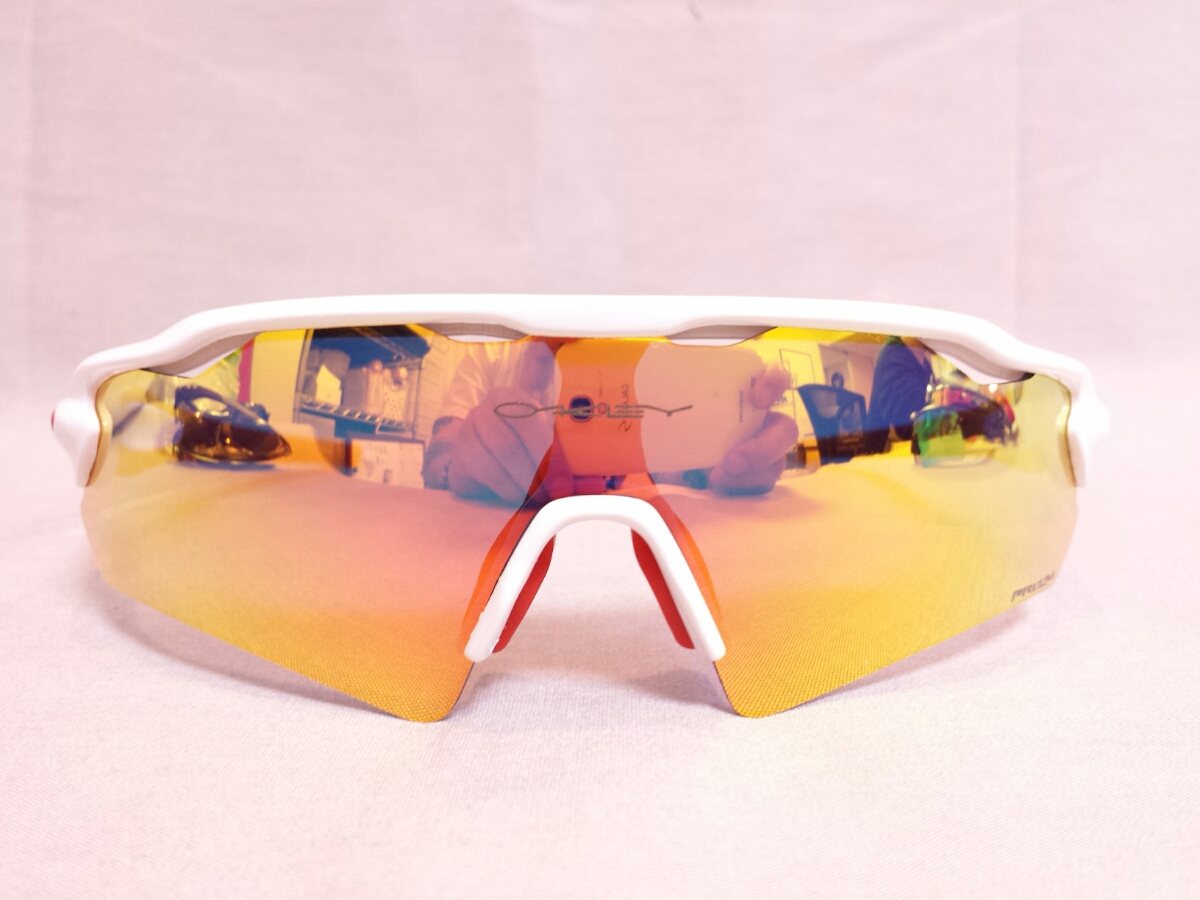 オークリー OAKLEY レーダーイーブイ RADAR EV ホワイト×レッドカラーフレーム ミラーレンズ スポーツサングラス　プリズム