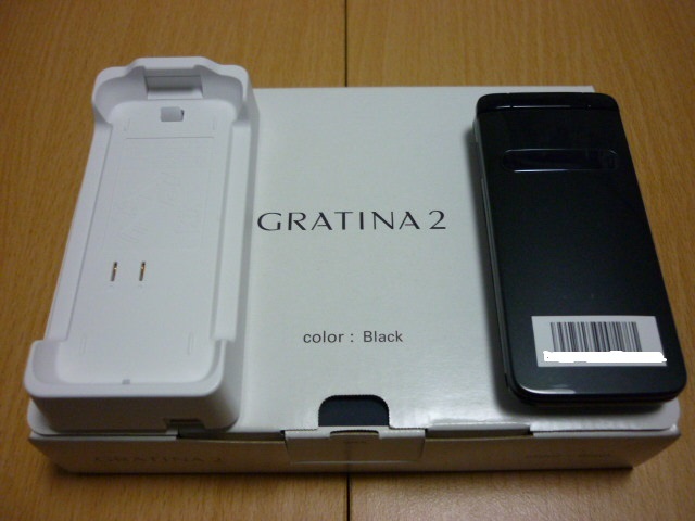 新品未使用 au GRATINA2 京セラ KYY10SKA ブラック グラティーナ2 3G ガラケー
