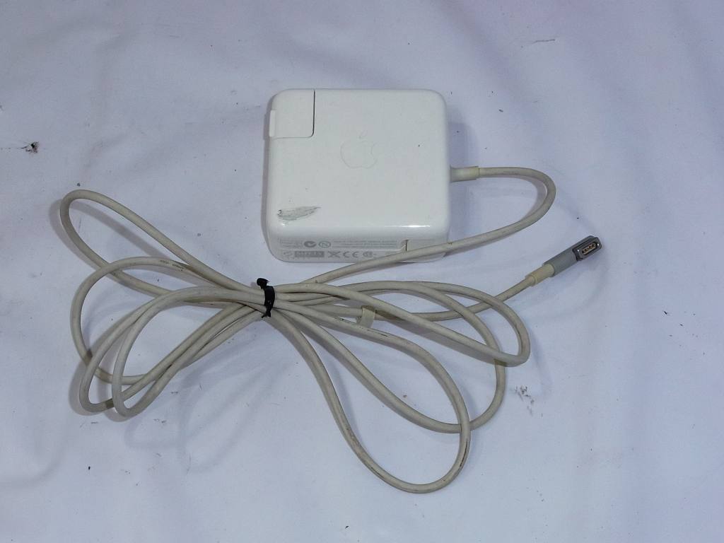 Apple MacBookPro 13インチ Mid 2012 Corei5 3210M 2.5GHz/4G/500GB/DVDRW/OS無/動作未確認【栃木出荷】