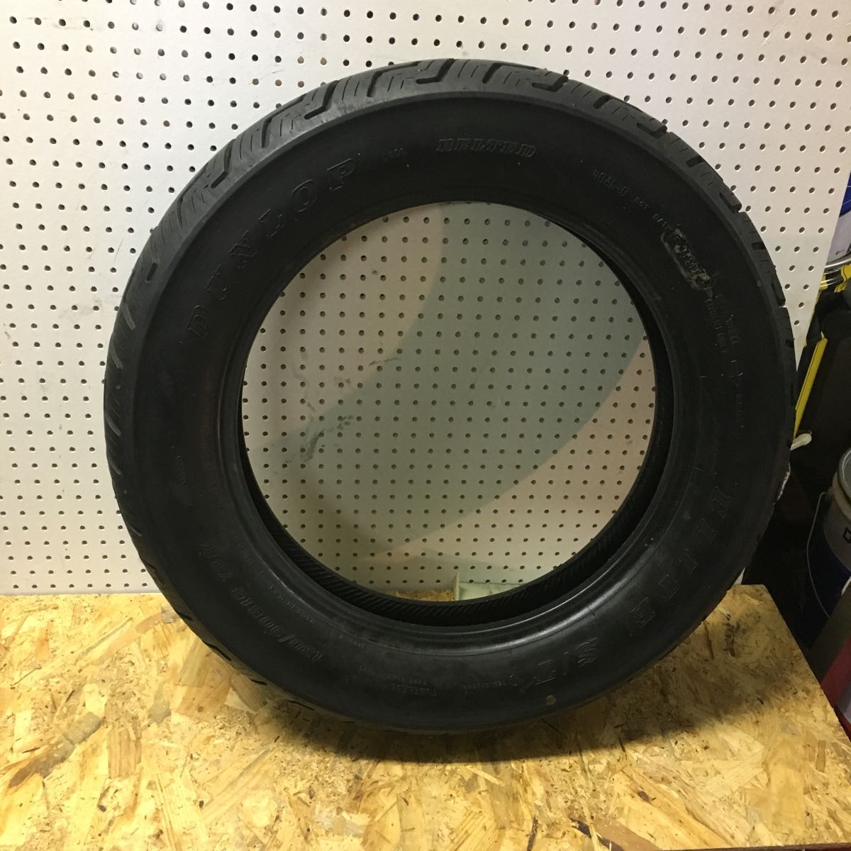 ハーレーダビッドソン リアタイヤ 130/90-16 Rear Tire 130⁄90-16 Set