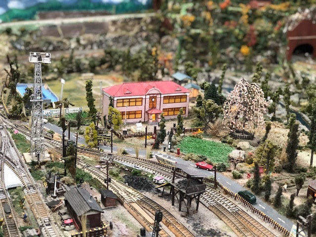 引き取りの方限定 ジオラマ 手作り 4分割 Nゲージ 鉄道模型 温泉街 
