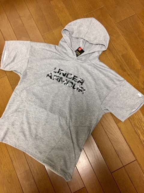 ★アンダーアーマー９ストロングフーディとショートパンツ Ｌサイズ　グレー_2