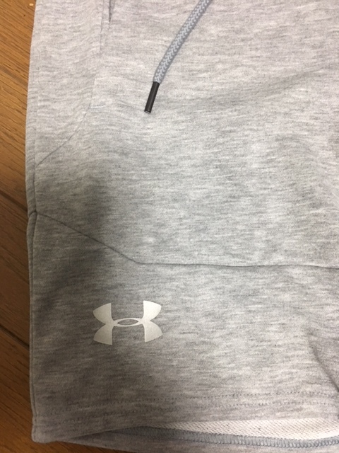 ★アンダーアーマー９ストロングフーディとショートパンツ Ｌサイズ　グレー_5