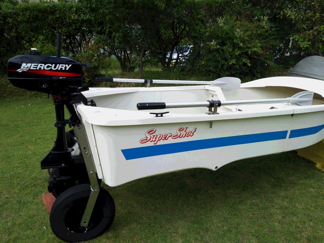美品】スーパーショットボート2分割＆2馬力船外機 免許不要艇(FRP 