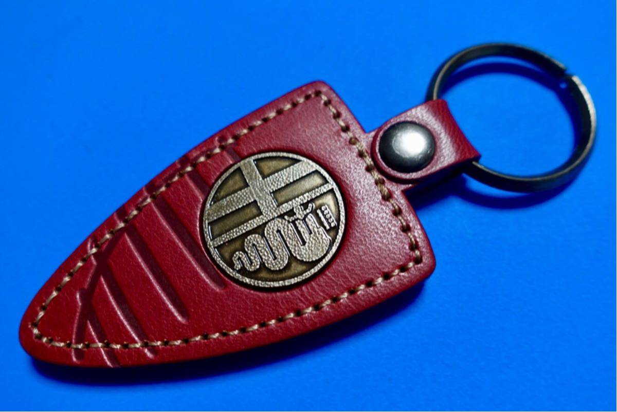 アルファロメオ シールド型メタルキーホルダー アルファロメオ Alfa Romeo 革製キーホルダー 盾型(アルファロメオ