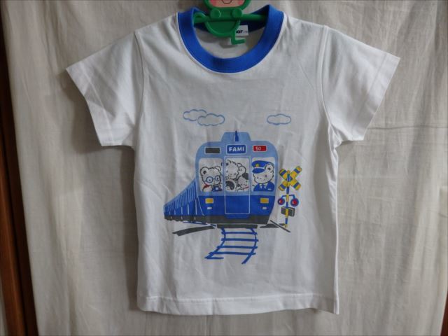 お得，お買い得 ｆａｍｉｌｉａｒファミリア ファミ電車Ｔシャツ サイズ１１０(半袖Tシャツ)｜売買されたオークション情報、yahooの商品情報をアーカイブ公開 - オークファン 男の子用