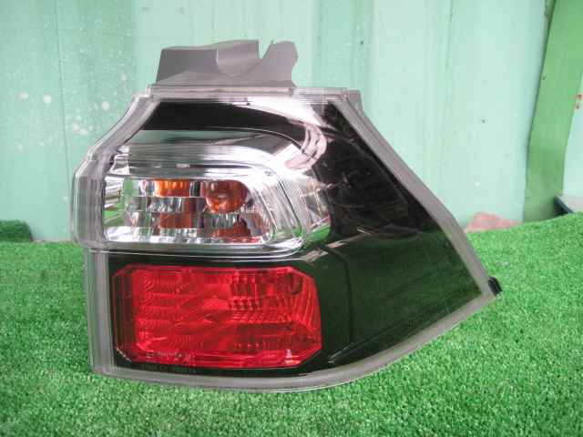 ステップワゴンスパーダRG1テールランプ ステップワゴン DBA-RG1 左 
