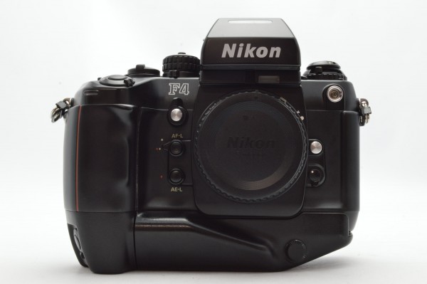 ◇ Nikon ニコン F4S 250万台 + DP-20 + MF-22 +MB-21