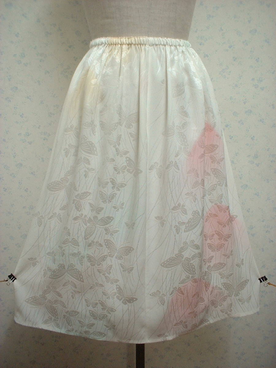 【驚きの破格値，最新作】 お値打 フリー 振袖襦袢 絶品のしっとりペチコート チョウチョ 着物リメイク リメイク工房(女性和服、着物)｜売買されたオークション情報、yahooの商品情報をアーカイブ公開 - オークファン その他
