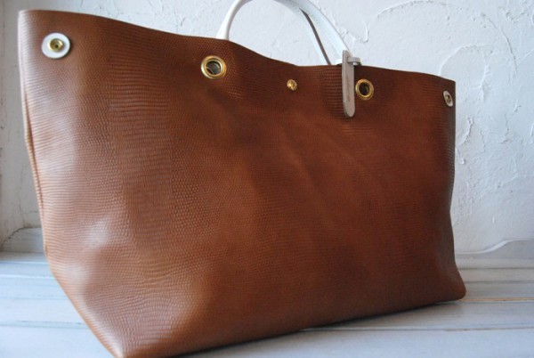 送料無料 贅沢 型押し もっちり トート ボストン 革 ハンドメイド レザー 贅沢 トート ボストン 柔らかい 天然革 肉厚