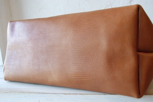 送料無料 贅沢 型押し もっちり トート ボストン 革 ハンドメイド レザー 贅沢 トート ボストン 柔らかい 天然革 肉厚