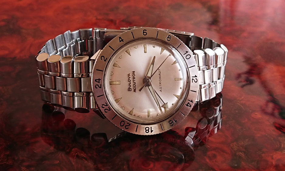 美品！希少！！送料無料！ BULOVA ACCUTRON ASTRONAUT DAY/NIGHT GMT 