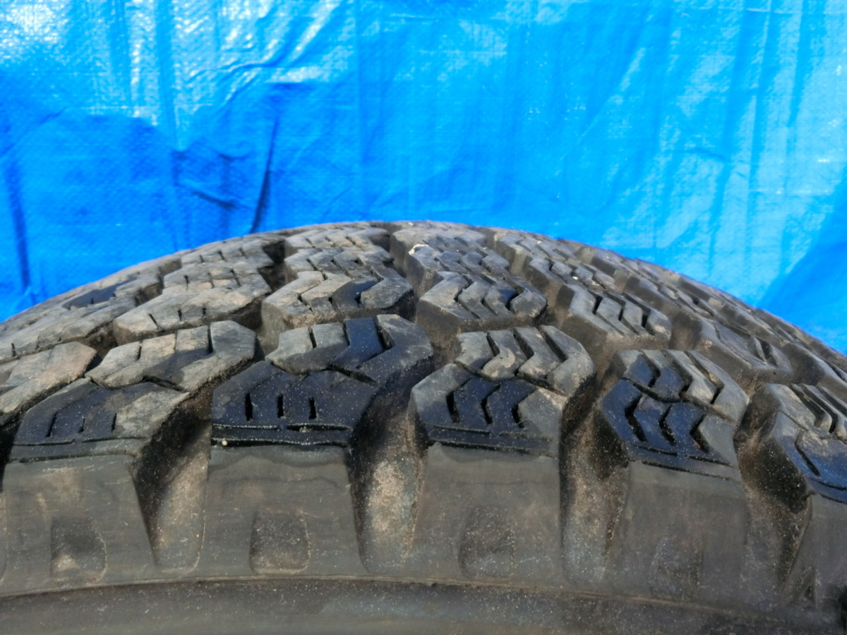 GOODYEAR グットイヤー ULTRA GRIP FLEXSTEEL2 215/60R15.5 110/108L 2017年製 9部山 1本
