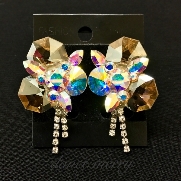 イヤリング SWAROVSKI（スワロフスキー） 「公式」「スワロフスキー スワロフスキー SWAROVSKI | ゴールド ブルー イヤージャケット ジェマ SWAROVSKI（イヤリング）のフリマアイテム一覧 Lavender スワロフスキー(SWAROVSKI)スワロフスキー Gema 何と9石の スワロフスキー（イヤリング｜レディースジュエリー