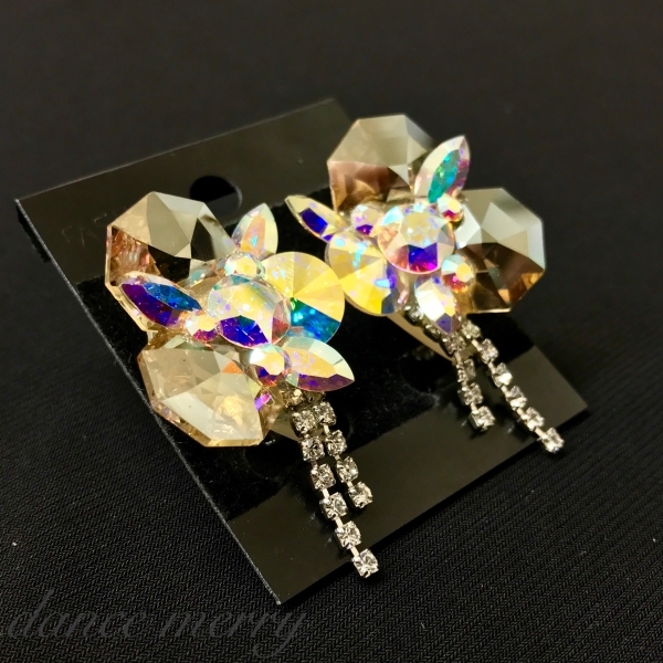 イヤリング SWAROVSKI（スワロフスキー） 「公式」「スワロフスキー スワロフスキー SWAROVSKI | ゴールド ブルー イヤージャケット ジェマ SWAROVSKI（イヤリング）のフリマアイテム一覧 Lavender スワロフスキー(SWAROVSKI)スワロフスキー Gema 何と9石の スワロフスキー（イヤリング｜レディースジュエリー