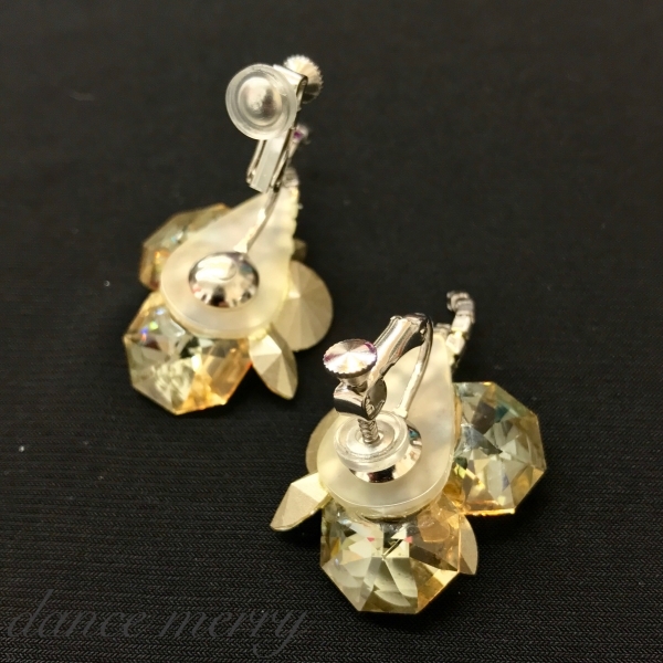 イヤリング SWAROVSKI（スワロフスキー） 「公式」「スワロフスキー スワロフスキー SWAROVSKI | ゴールド ブルー イヤージャケット ジェマ SWAROVSKI（イヤリング）のフリマアイテム一覧 Lavender スワロフスキー(SWAROVSKI)スワロフスキー Gema 何と9石の スワロフスキー（イヤリング｜レディースジュエリー