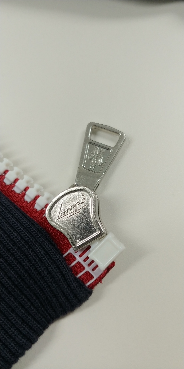 美品・正規品 モンクレール キッズ/トラックジャケット ネイビー サイズ140（10歳前後） （管理番号B12） モンクレール MONCLER キッズ MONCLER&frasl;モンクレール&frasl;CAMキッズ12Aサイズ(大人可)KIDS MONCLER（ジャージ）のフリマアイテム一覧 アウトレットラスト1点MONCLER