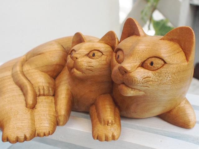 バリ島面白雑貨＊仲睦まじい親子猫白木木彫り置物飾り☆彫刻工芸
