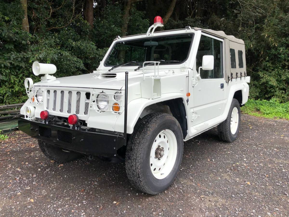 驚きの破格値，品質保証】 73式小型トラックレプリカ車検付き【三菱