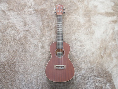KAHUA KA-24M 　ウクレレ　中古良品　ケース付き　楽器　ハワイ　
