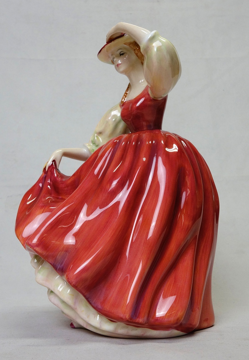 美品☆ロイヤルドルトン フィギュリン BUTTERCUP ROYAL DOULTON 陶器