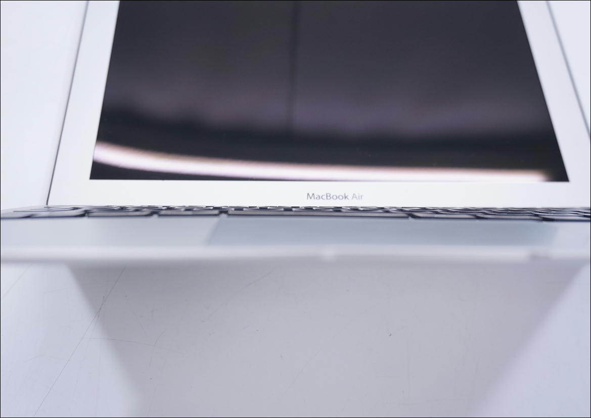Apple Macbook Air A1370 (11-inch， Mid 2011） ジャンク品 Macbook
