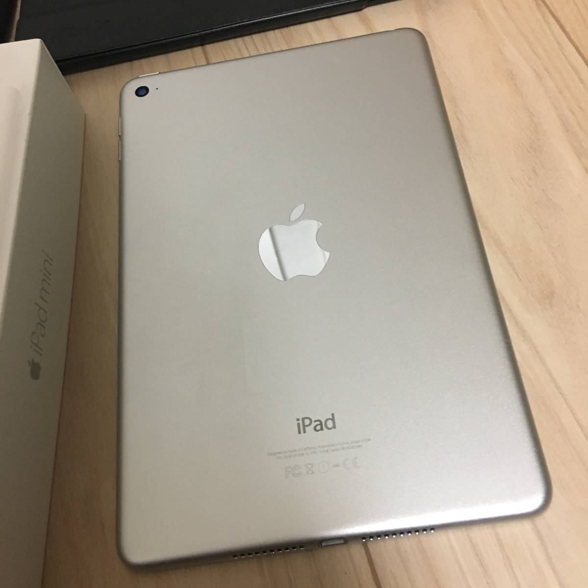 安さ一番 iPad mini 4 Wi-Fi 128GB シルバー 美品 おまけケース2種類付 