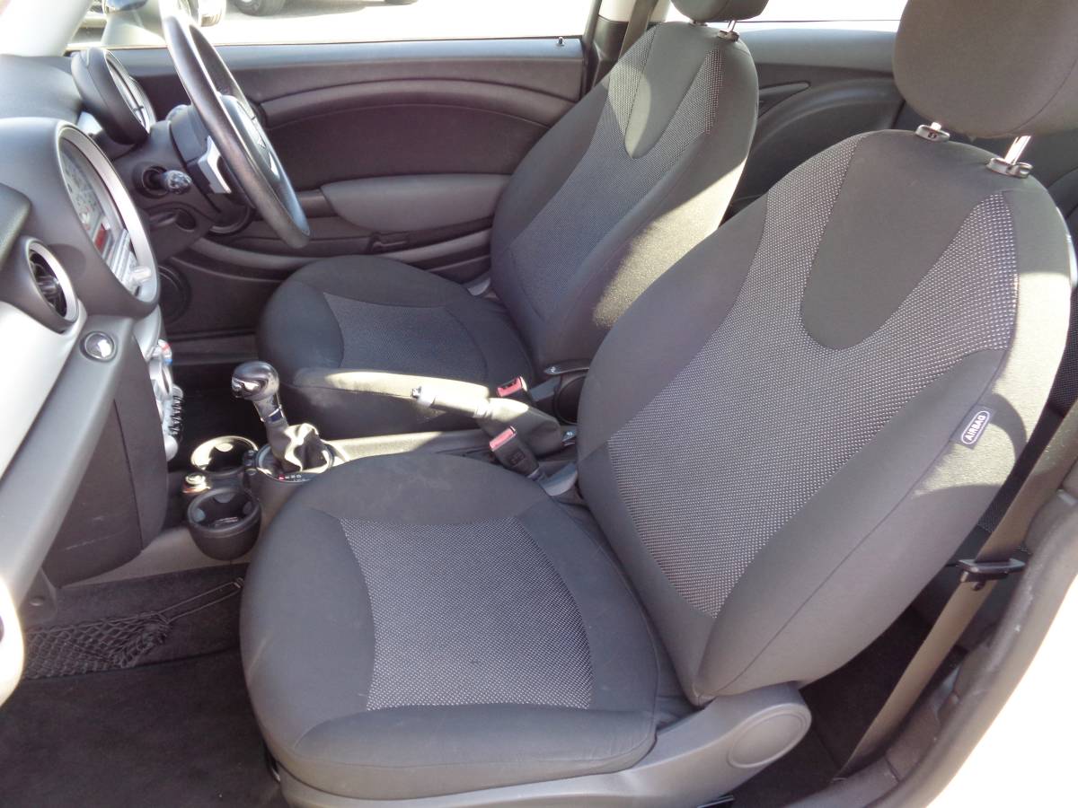 19年R56型ミニクーパー【車検32年3月・1オーナー】プッシュスタートエンジン♪純正15インチアルミ♪タイヤ山6分♪キセノンヘッドライト♪_7