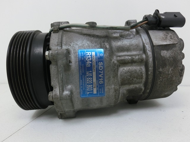 VW ニュービートル 9CAZJ 後期 【純正 エアコン コンプレッサー】 1J0