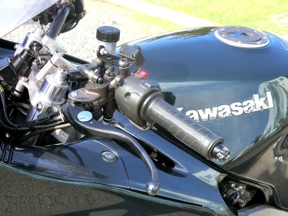 ZZR1100⁄ZX-11⁄カワサキの新車・中古バイクを探すなら｜ウェビック