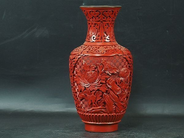 中国 清時代 堆朱彫刻花紋内七宝花瓶 細密彫刻 唐物 　AF1854