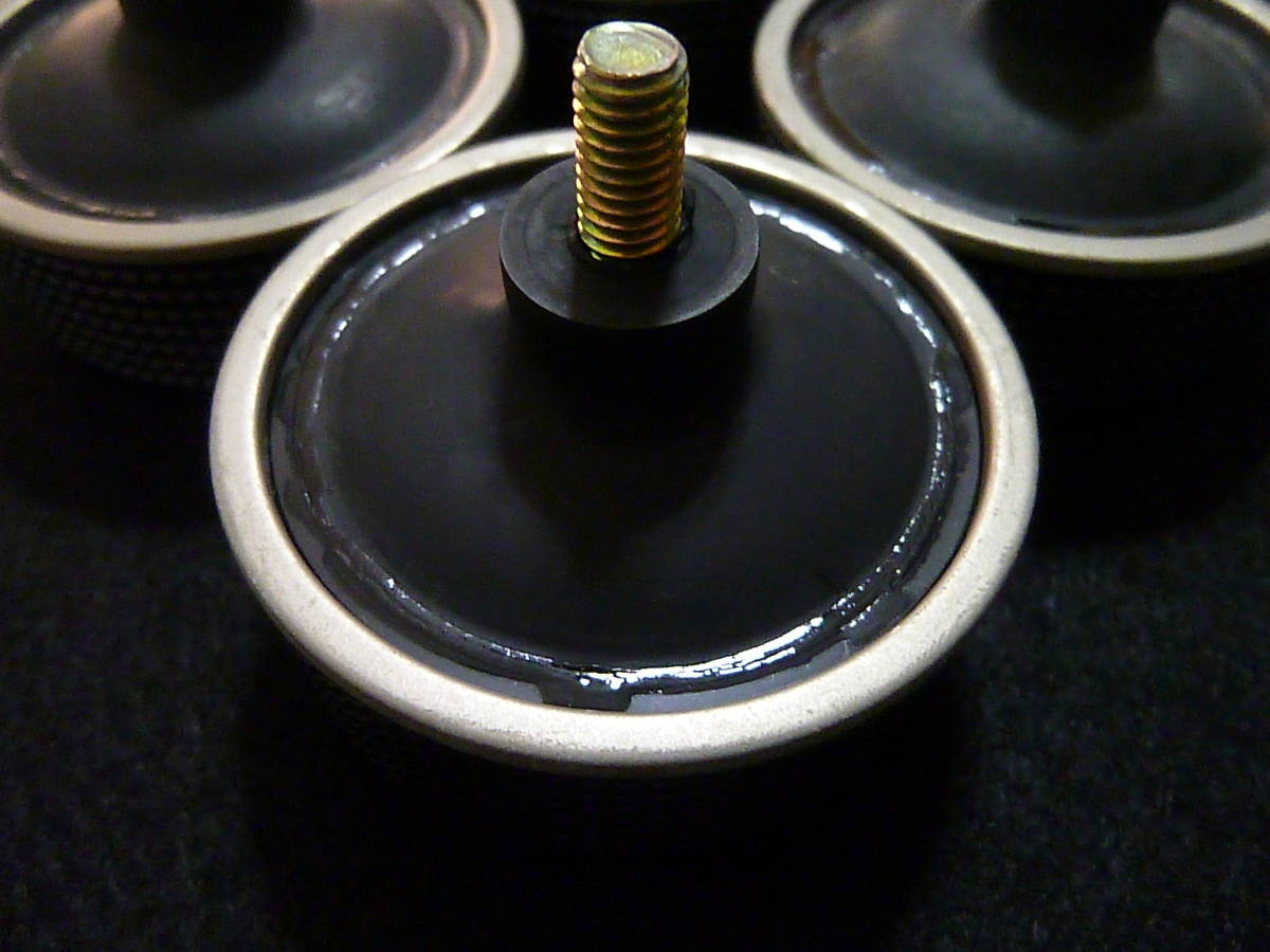 年代もの／TECHNICS テクニクス SL-1200 MK3 / インシュレーター / 1セット（4個）／検：世界的人気のビンテージ 足 クラブ DJ定番 ②