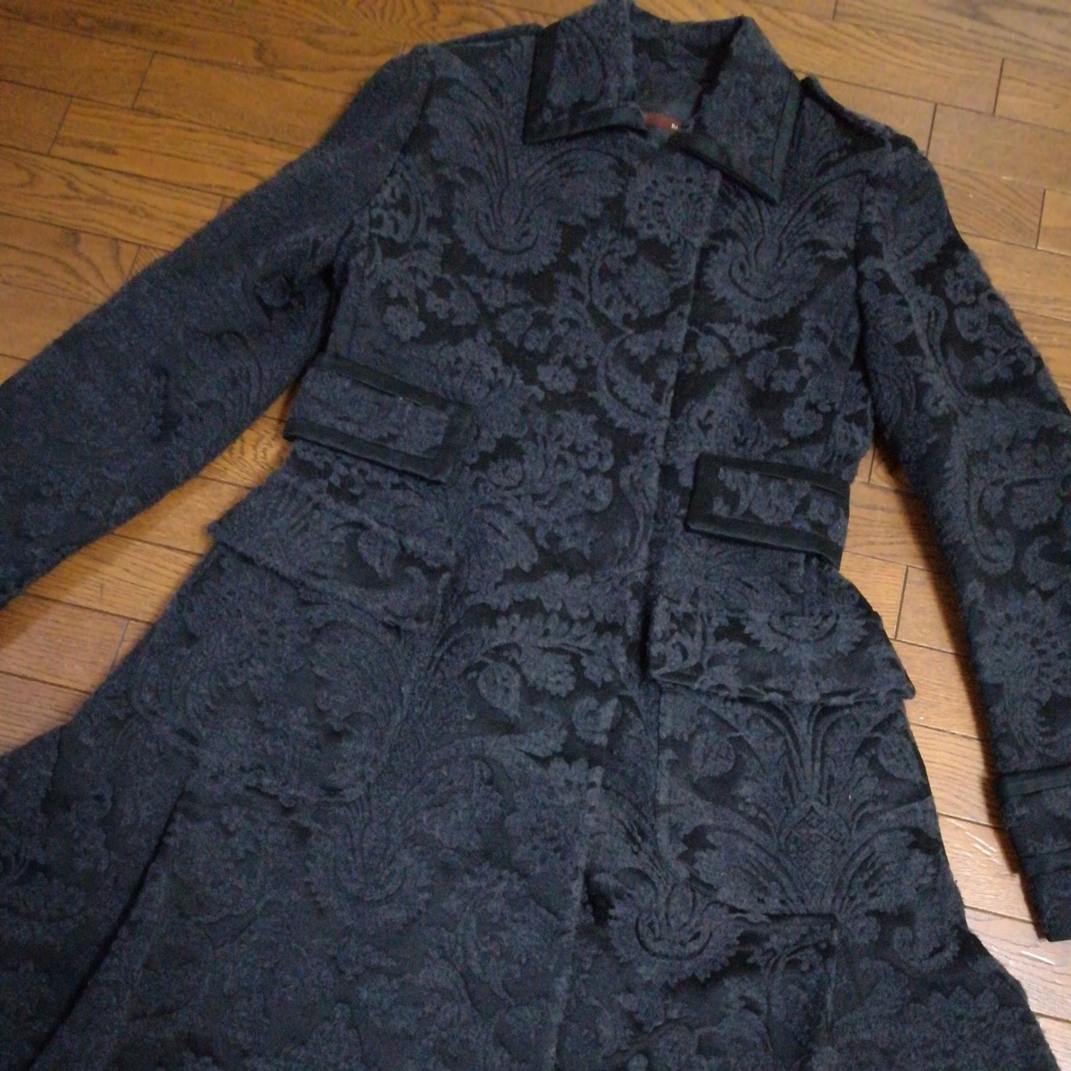 人気セール，お買い得 11/099 BALLY バリー 冬物 総柄コート イタリー製(バリー)｜売買されたオークション情報、yahooの商品情報をアーカイブ公開 - オークファン その他