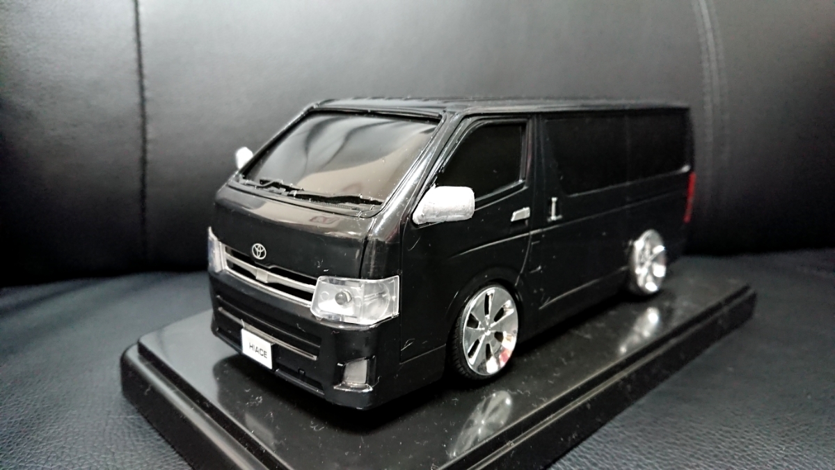 ハイエース好き必見 ミニカー ツライチ 改造 アオシマ製ホイール使用 １ ２４ ブラック 乗用車 売買されたオークション情報 Yahooの商品情報をアーカイブ公開 オークファン Aucfan Com