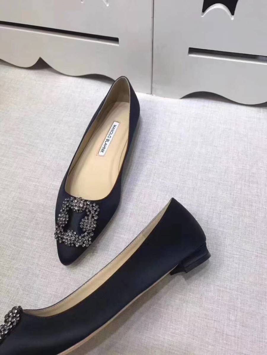 レディース 美品 箱付き MANOLO BLAHNIK マノロブラニク パンプス 37 黒