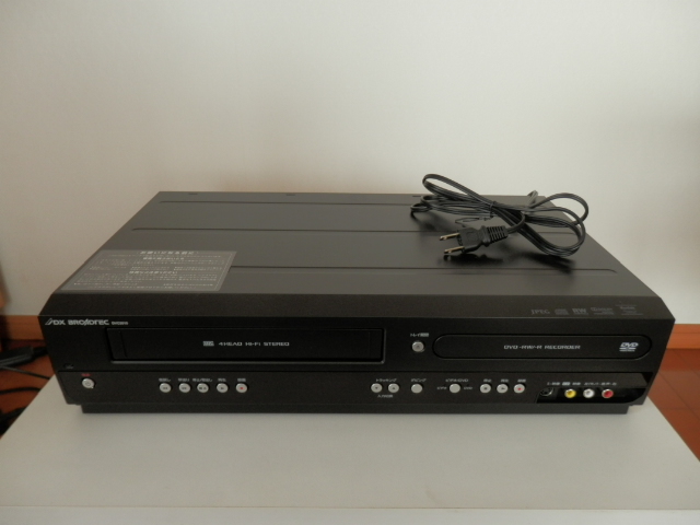  DX ブロードテック VHSビデオ一体型 DVDレコーダー DVC2015(VHSビデオデッキ)｜売買されたオークション情報、yahooの商品情報をアーカイブ公開 - オークファン VHSビデオデッキ