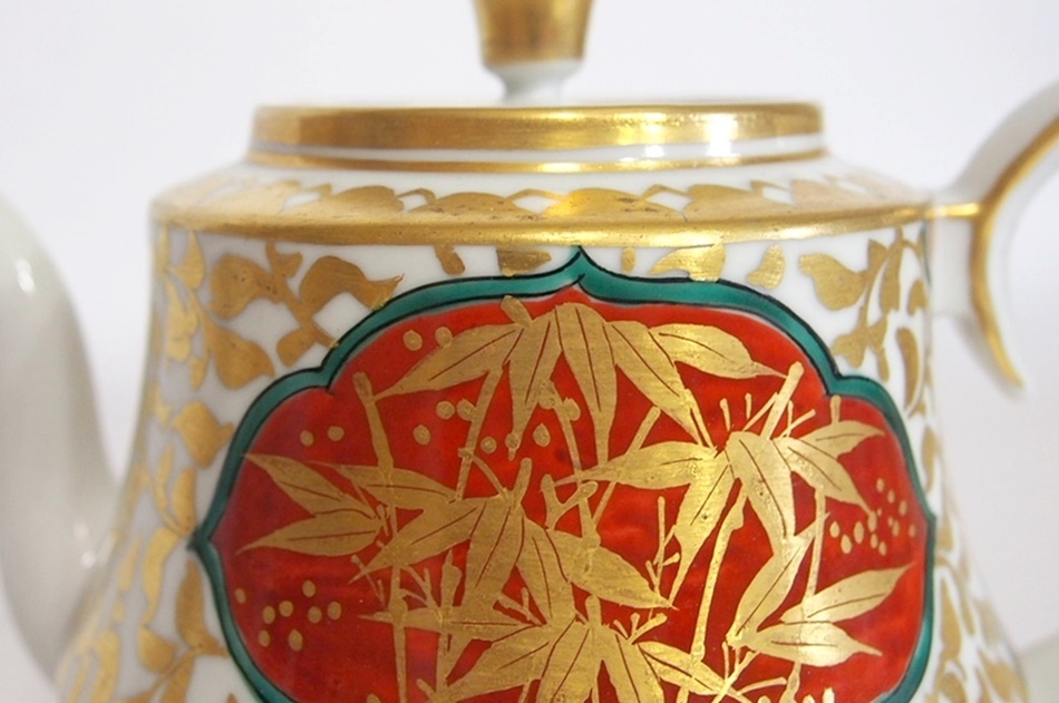 お値下げ中！ 北村和善　染付　茶壺　煎茶道具　中国美術　共箱　共布 北村和善 『色絵 金彩 竹絵 櫻珞文 水注』 共箱/煎茶道具 仙盞瓶 上手