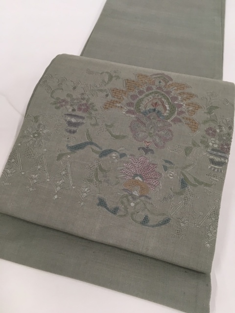 バイセル 着物 名品 袋帯 薄緑 草花 花瓶 汕頭刺? 相良刺? お太鼓柄 正絹 ☆☆☆☆