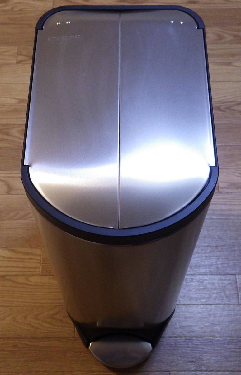 【simplehuman シンプルヒューマン】ゴミ箱ダストボックス 30l ステンレス製 両開きフットペダルバタフライステップ型 